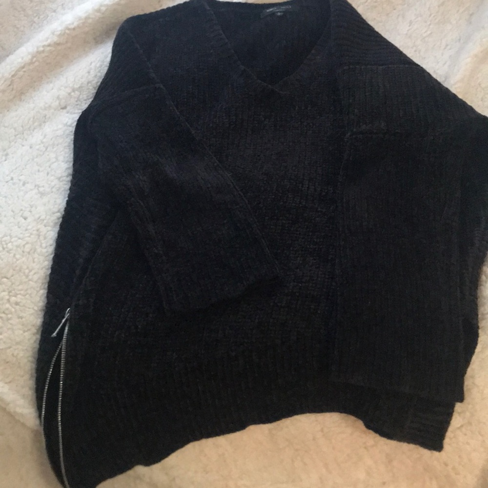 Romeo and Juliet sweater